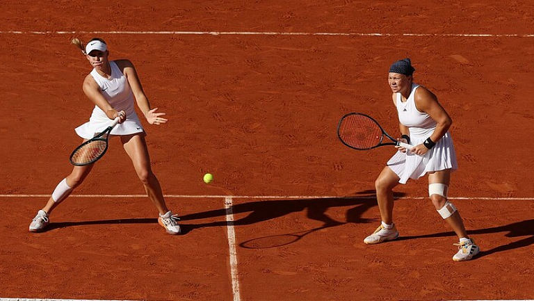 Мирра Андреева и Диана Шнайдер победили на парном турнире WTA-500 в Брисбене