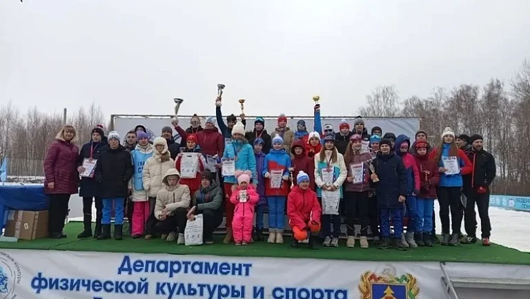 Олимпийская чемпионка наградила победителей лыжного первенства